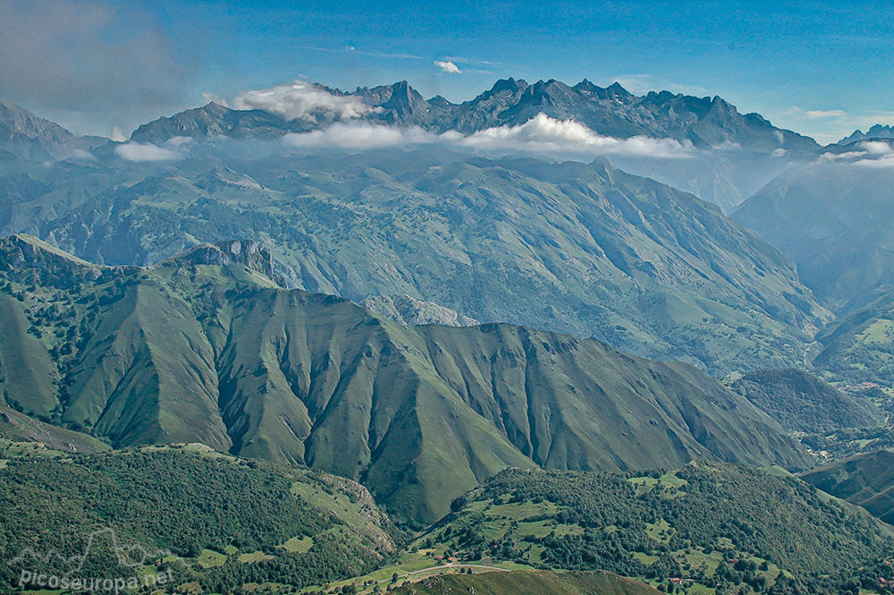 Pico Turbina (1.315 m), Sierra del Cuera, Asturias. Ruta de Ascencin por su vertiente Sur (Arenas de Cabrales, Arangas)