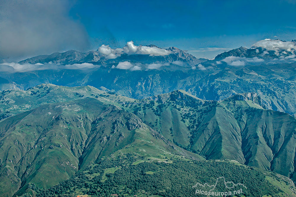 Pico Turbina (1.315 m), Sierra del Cuera, Asturias. Ruta de Ascencin por su vertiente Sur (Arenas de Cabrales, Arangas)