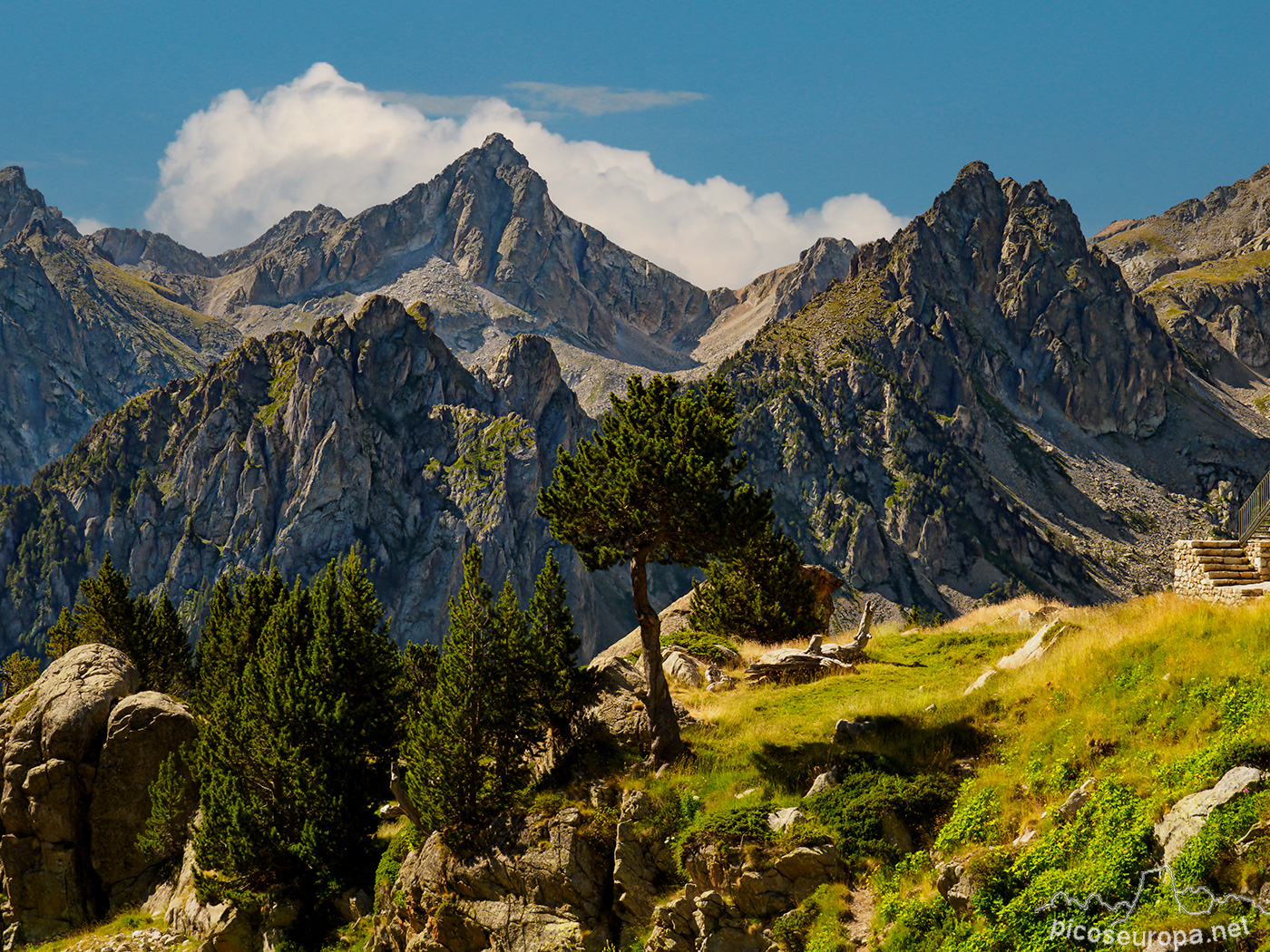 Foto: El Pico Peguera desde el Refugio de Amitges.