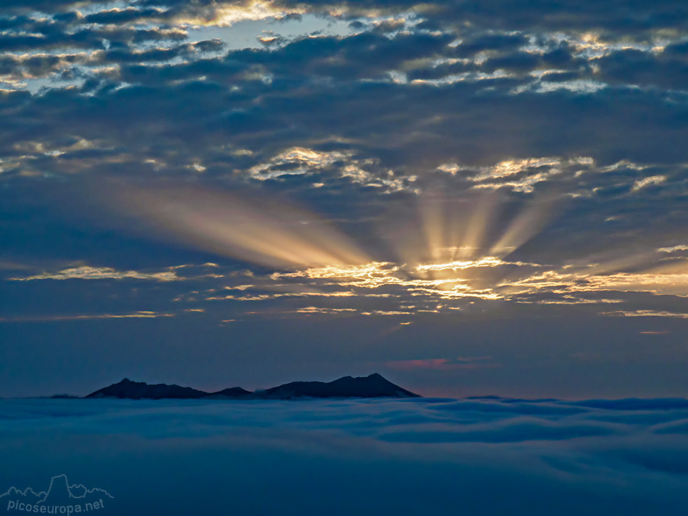 Foto: Amanecer desde el Col del Aubisque, Pirineos, Francia.