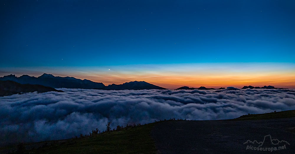 Ultimas luces desde el Col del Aubisque. Pirineos, Francia.