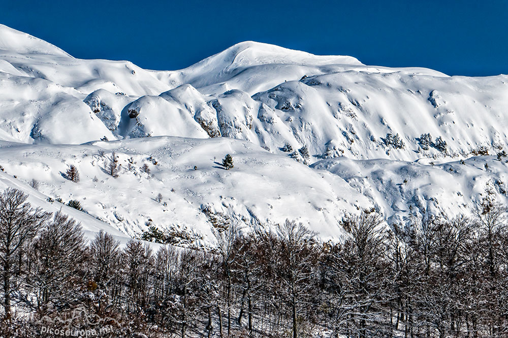 Desde el refugio de Linza, Parque Natural de los Valles Occidentales, Pirineos de Huesca, Aragón