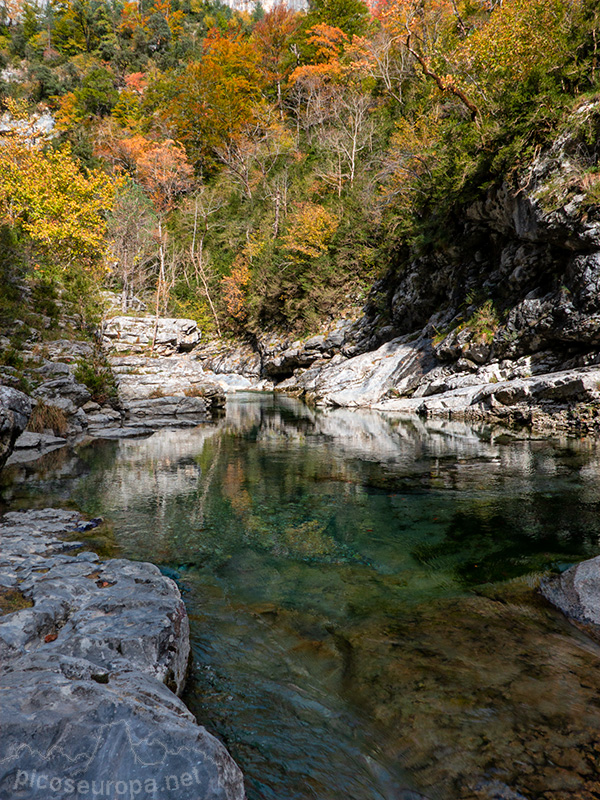 Foto: Río Bellos, Cañon de Añisclo, Pirineos de Huesca, Aragon, Parque Nacional de Ordesa y Monte Perdido