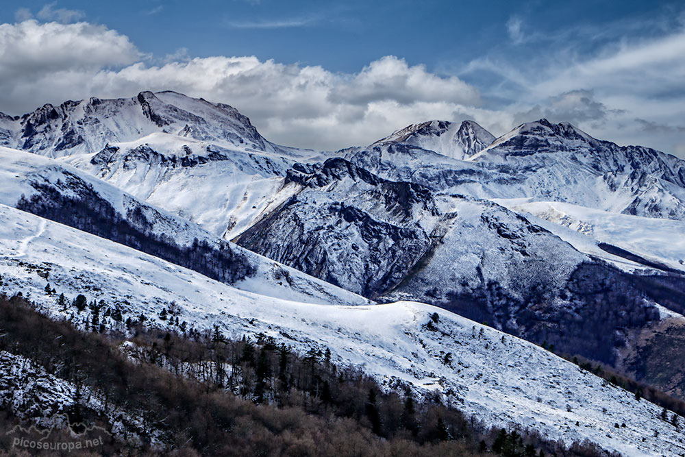 Desde las proximidades del Col de la Pierre de Saint Martin, Pirineos, Francia.