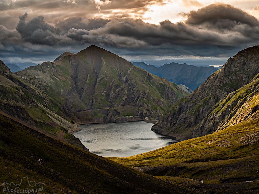 Lago de Llauset, Pirineos de Huesca, Aragón.