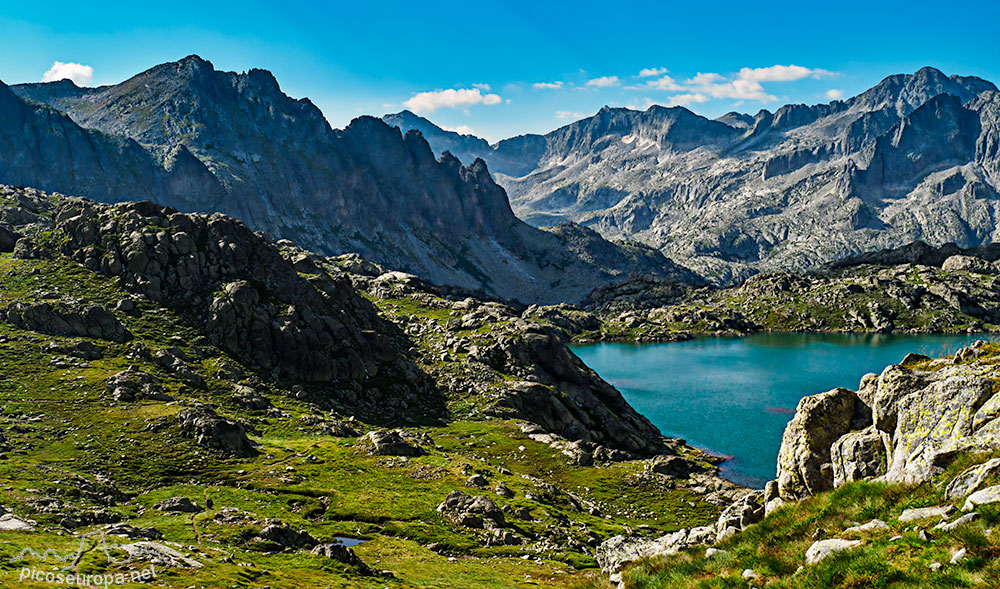 Foto: Estany Monges, Parque Nacional de Aigües Tortes y Sant Maurici, Pirineos, Catalunya.