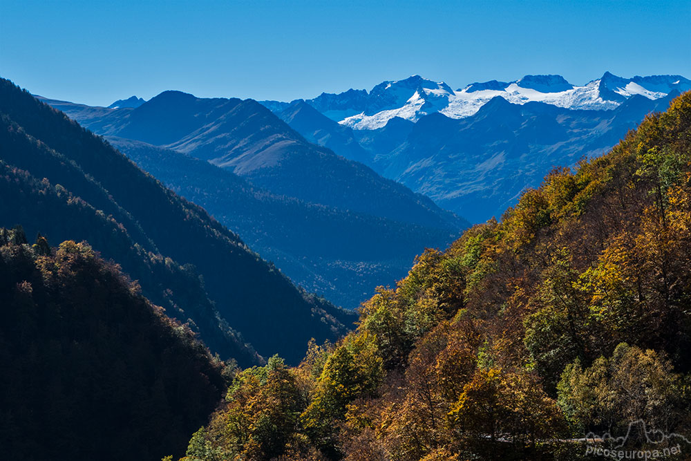 Foto: Desde el Mirador de la val de Varrados, Val d'Aran, Pirineos, Catalunya