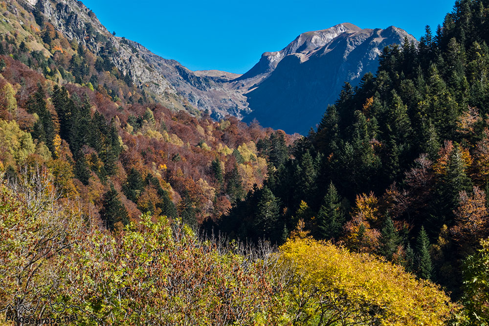 Foto: Mirando hacia el Este desde el mirador de la val de Varrados, Val d'Aran, Pirineos, Catalunya