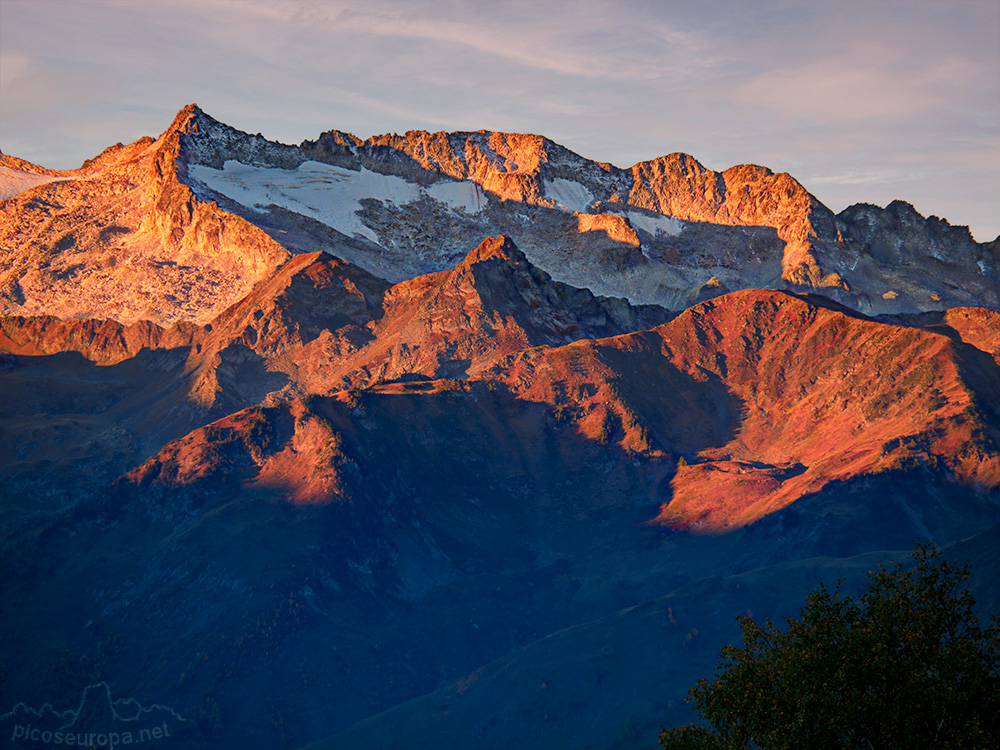 Foto: Maladeta desde el mirador de la val de Varrados, Val d'Aran, Pirineos, Catalunya