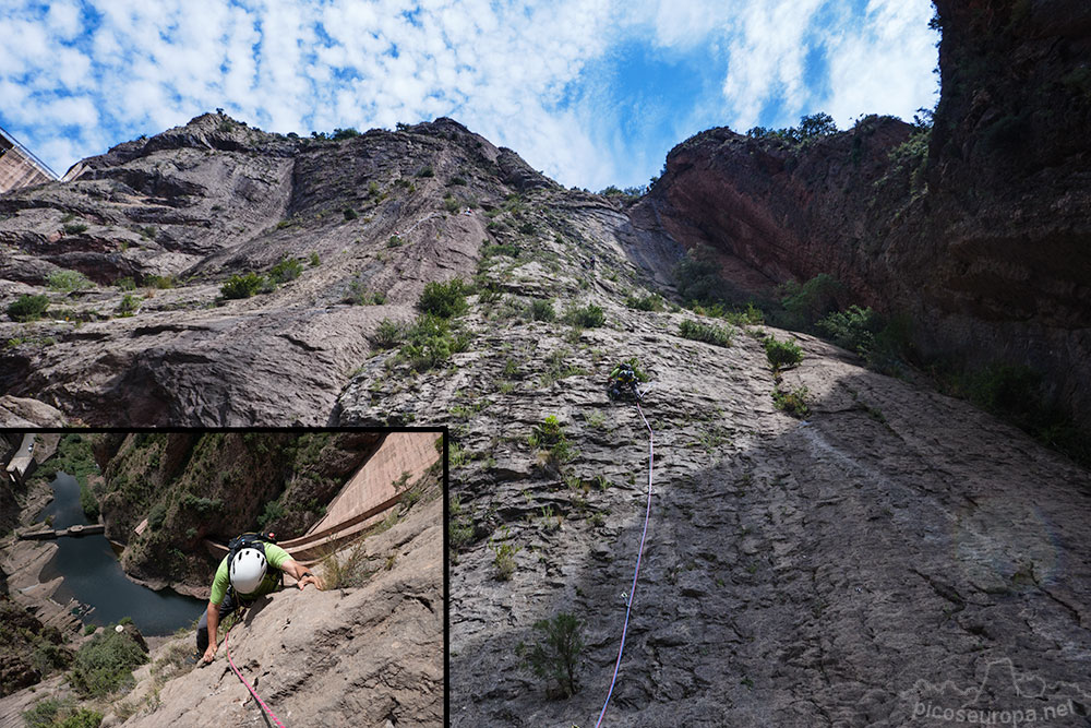 Escalando en Sopeira, en la pared junto al pantano de Escales. Pre Pirineos de Huesca, Aragón.