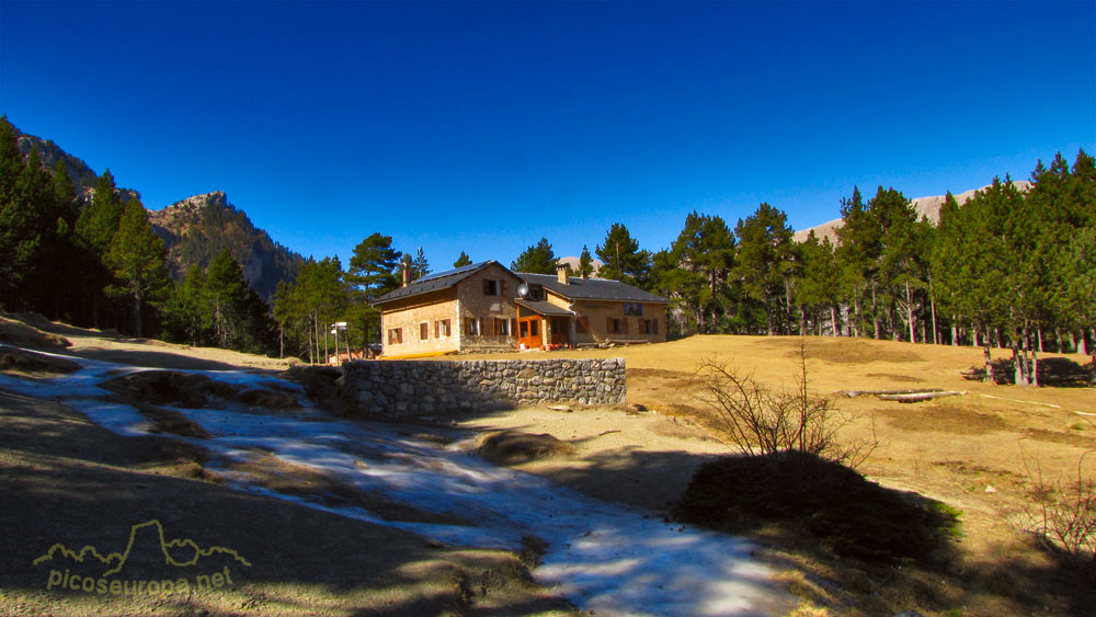 Foto: Refugio del Pedraforca, PrePirineos, Barcelona, Catalunya