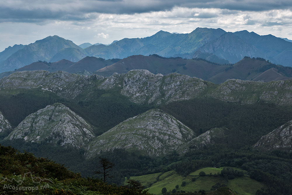 Foto: Alto del Fito, Arriondas, Asturias. Un mirador sobre Picos de Europa y el Mar Cantábrico