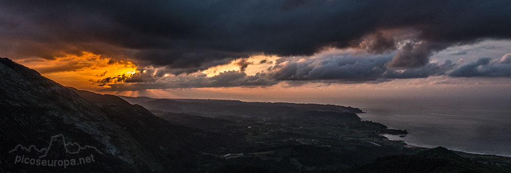 Foto: Alto del Fito, Arriondas, Asturias. Un mirador sobre Picos de Europa y el Mar Cantábrico