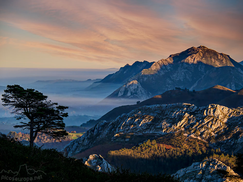 Foto: Alto del Fito, Arriondas, Asturias. Un mirador sobre Picos de Europa y el Mar Cantábrico