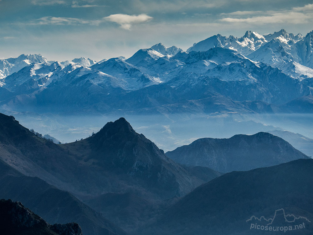 Alto de Liendre, Asturias. Un mirador sobre Picos de Europa y el Mar Cantábrico