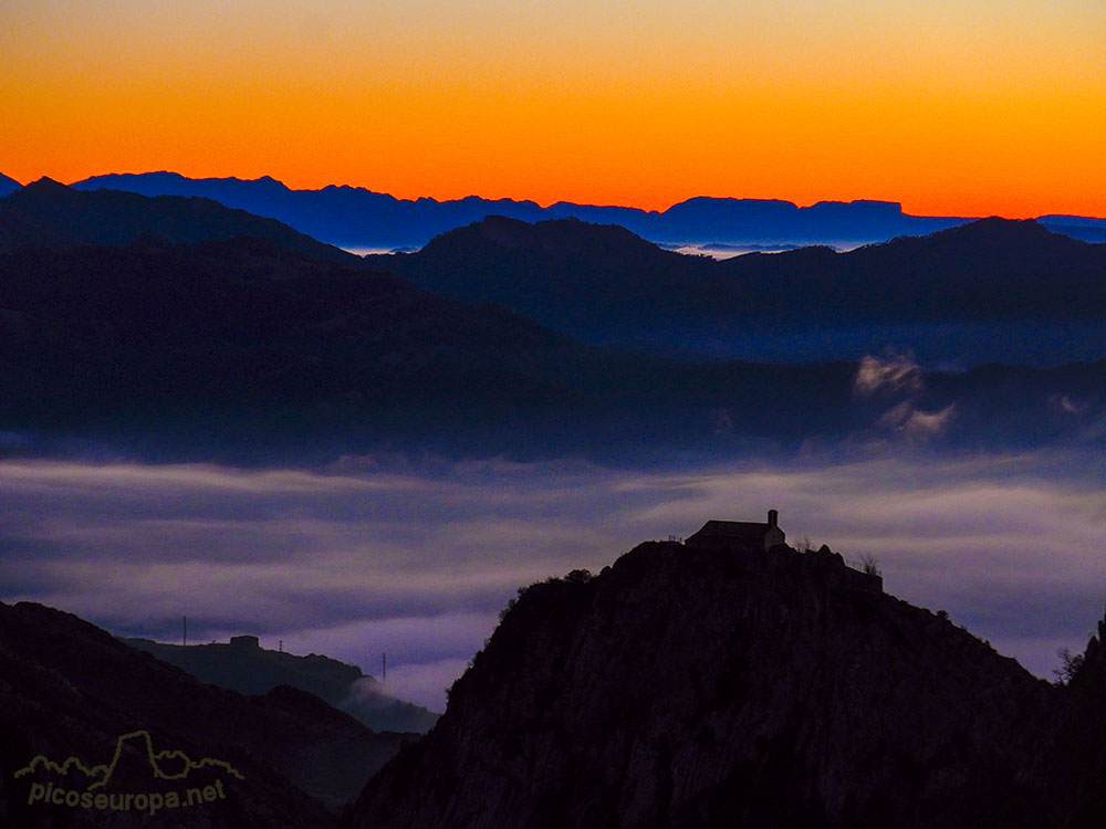 Foto: Amanecer desde el Monasterio de Queralt en las proximidades de Berga, Barcelona, Catalunya