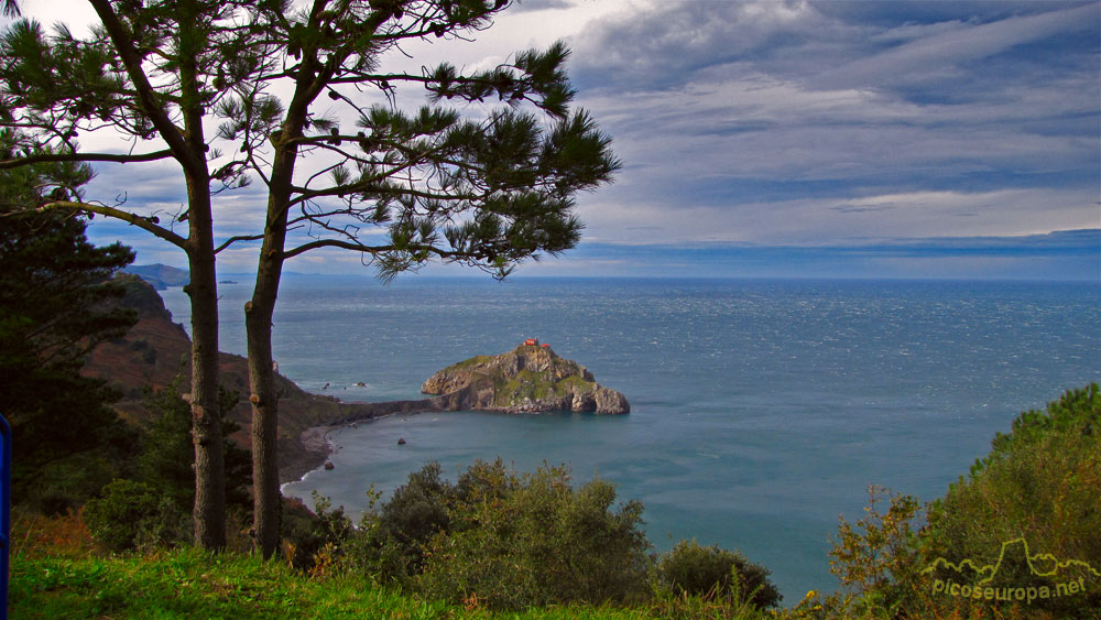 Foto: San Juan de Gaztelugatxe, Bizkaia, Pais Vasco, Costa Cantabrica