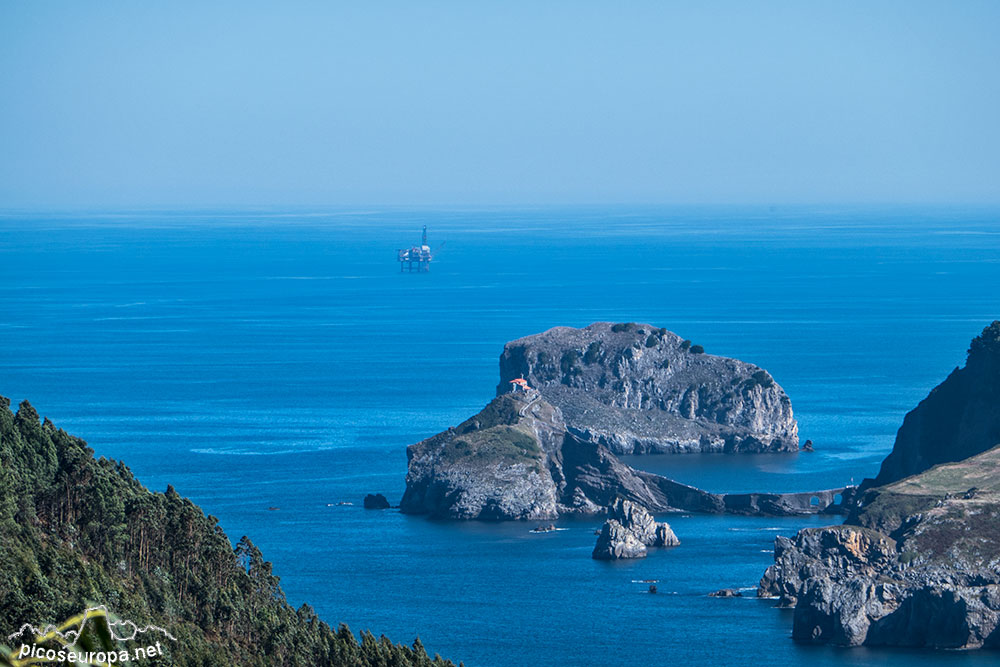 Foto: San Juan de Gaztelugatxe, Bizkaia, Pais Vasco, Costa Cantabrica