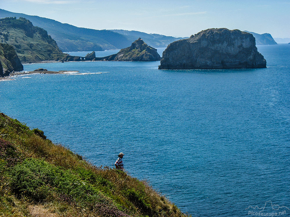 Foto: San Juan de Gaztelugatxe, Bizkaia, Pais Vasco, Costa Cantabrica