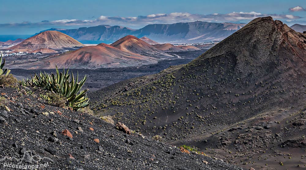 Paisajes desde la cumbre de los Miraderos, Lanzarote, Canarias, España