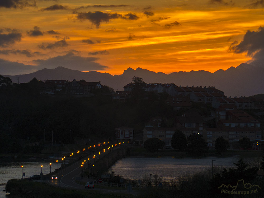 Foto: Puesta de sol, San Vicente de la Barquera, Cantabria