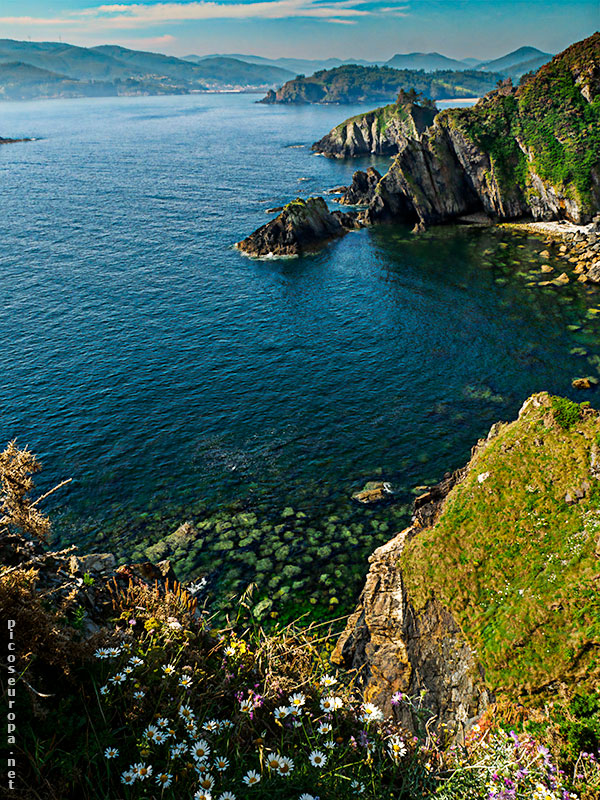 Costa de Galicia desde el Cabo conocido popularmente como Fuciño do Porco.