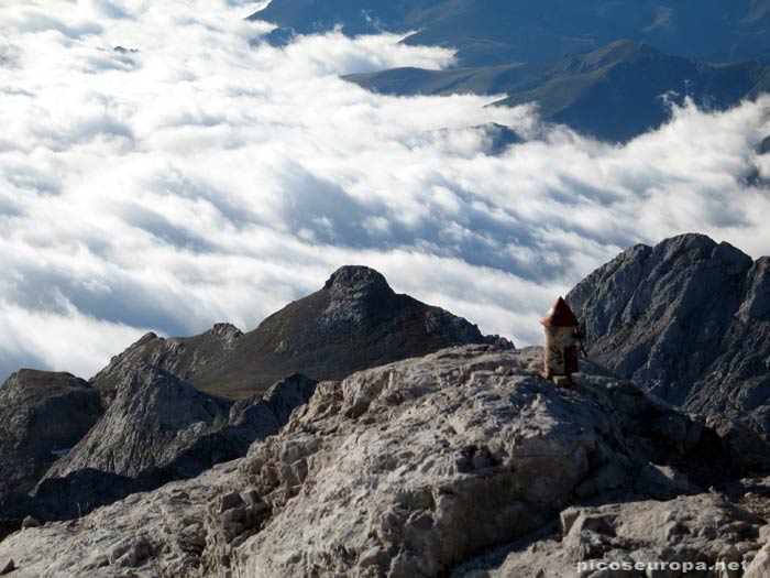 Cumbre Torre Blanca, en el centro la cumbre de La Padiorna