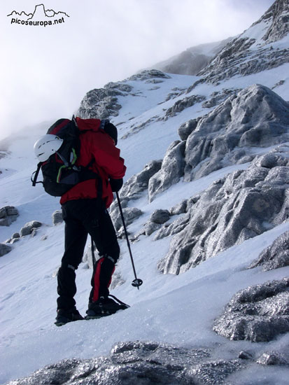 Cumbre Torre Blanca, en el centro la cumbre de La Padiorna