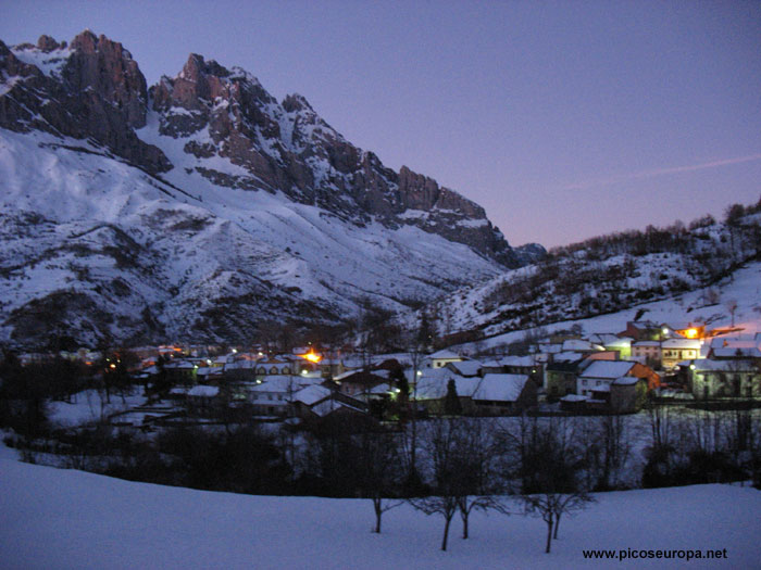 Foto: Prada con la zona de Pambuches y Bermeja detras, Valdeón, Picos de Europa, León, España