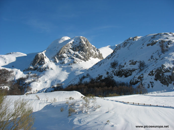 Foto: Desde la Majada de Montó vista en dirección a Pandetrave, Valdeón, Picos de Europa, León