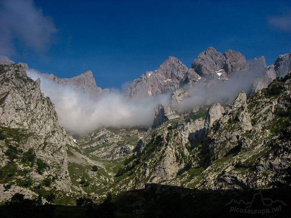 Canal de Moeño desde Cain, Picos de Europa, León, España