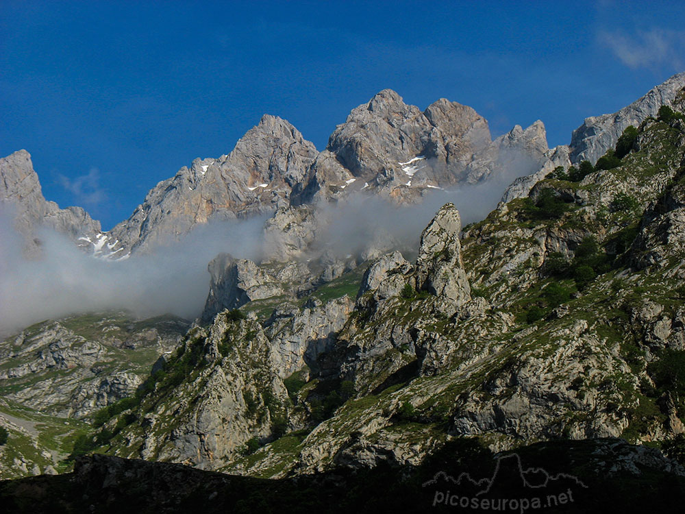 Canal de Moeño desde Cain, Picos de Europa, León, España