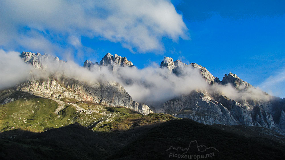 Cornión desde Posada de Valdeón, Picos de Europa, León, España