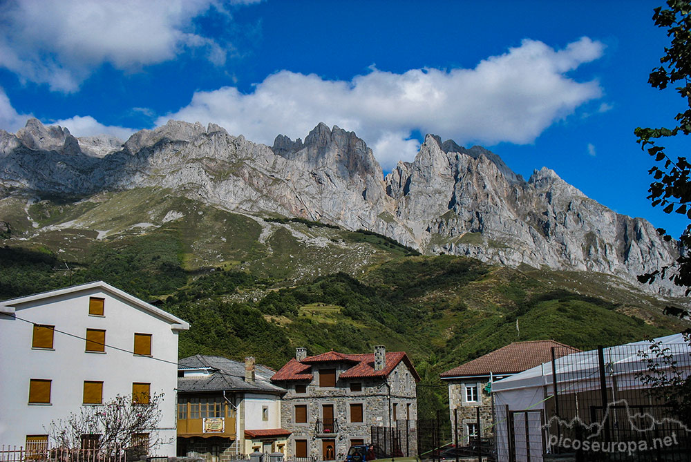 Cornión desde Posada de Valdeón, Picos de Europa, León, España