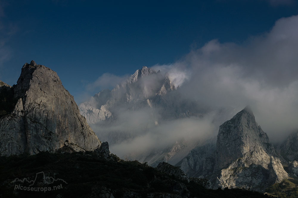 Ruta Posada de Valdeón a Cain, Picos de Europa, León, España